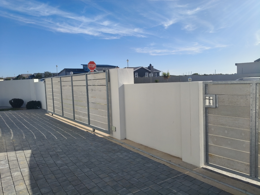 4 Bedroom Property for Sale in Fountains Estate Eastern Cape